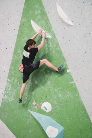 1djc26_bouldern_finaleu17_04272_vicharster.jpg