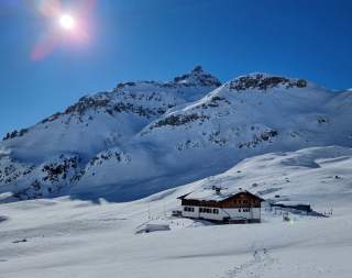 Hütte im Winter