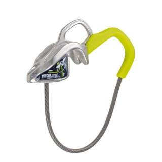 Klettersteigset mit einem silbernen Metallgriff, einem gelben Kunststoffgriff und einem daran befestigten Stahlseil.