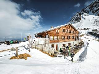 Hütte im Winter