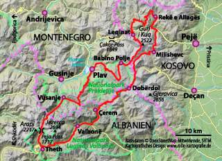 Karte der Bergregionen und Nationalparks in Montenegro, Kosovo und Albanien mit Wanderwegen, Gebirgspässen und Gipfeln wie Gjeravica und Jezerce.